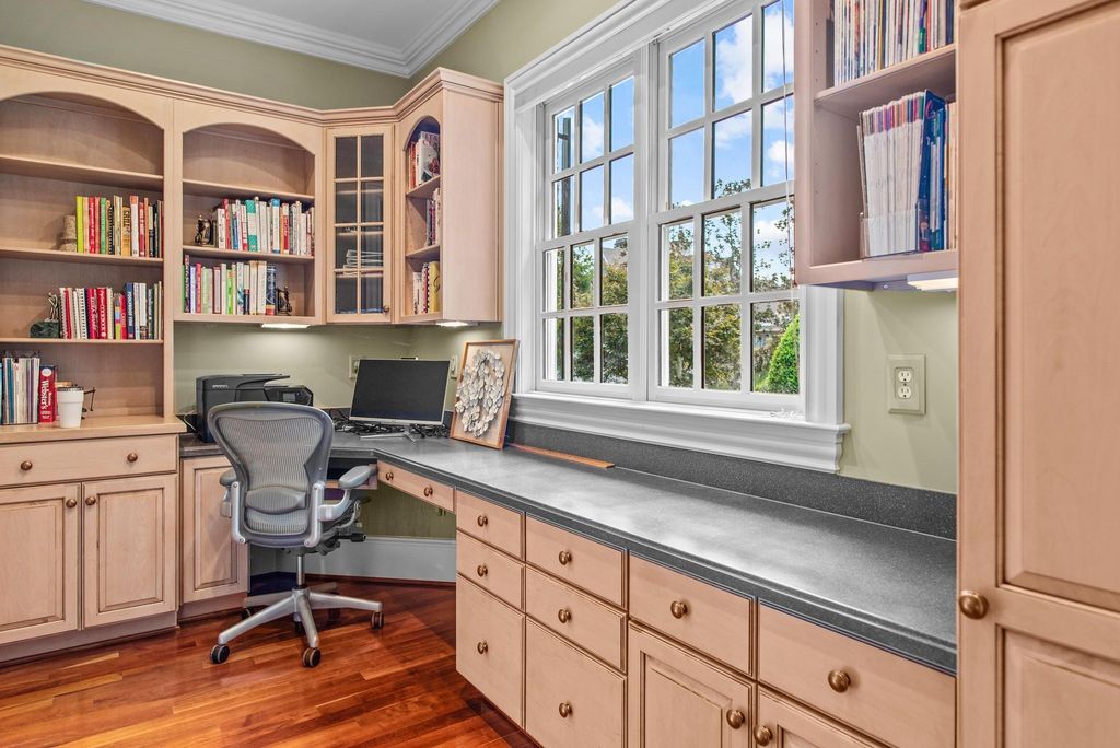 Lake Front Masterpiece: Luxury and Comfort in Eatonton, Georgia for $3,595,000