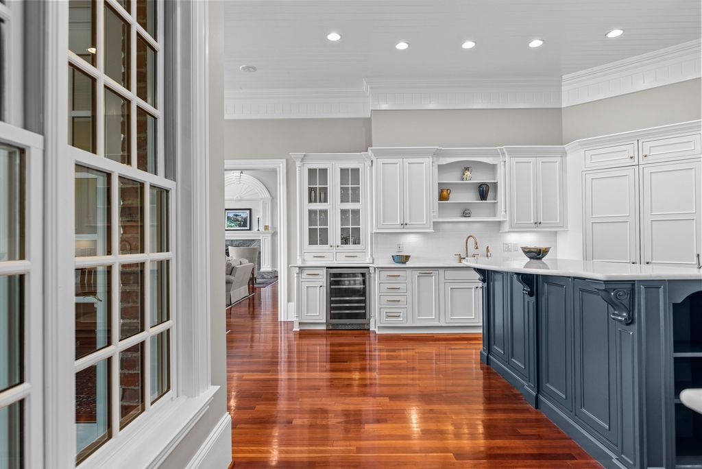 Lake Front Masterpiece: Luxury and Comfort in Eatonton, Georgia for $3,595,000