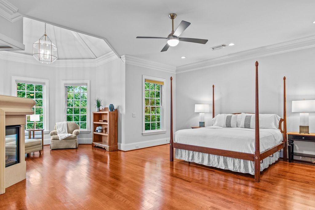 Lake Front Masterpiece: Luxury and Comfort in Eatonton, Georgia for $3,595,000