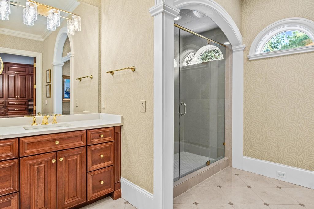 Lake Front Masterpiece: Luxury and Comfort in Eatonton, Georgia for $3,595,000