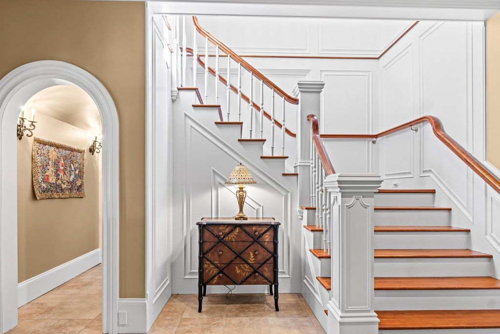 Lake Front Masterpiece: Luxury and Comfort in Eatonton, Georgia for $3,595,000