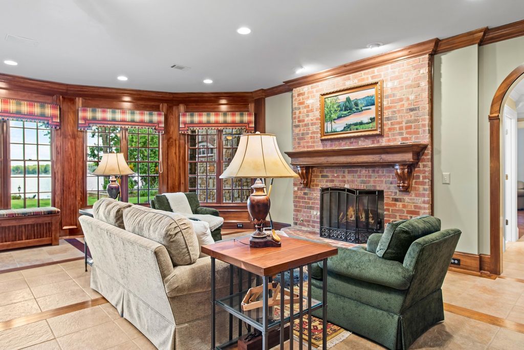 Lake Front Masterpiece Luxury and Comfort in Eatonton Georgia for 3595000 37