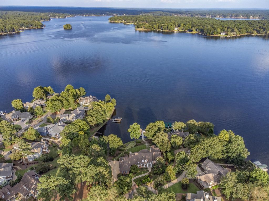 Lake Front Masterpiece: Luxury and Comfort in Eatonton, Georgia for $3,595,000