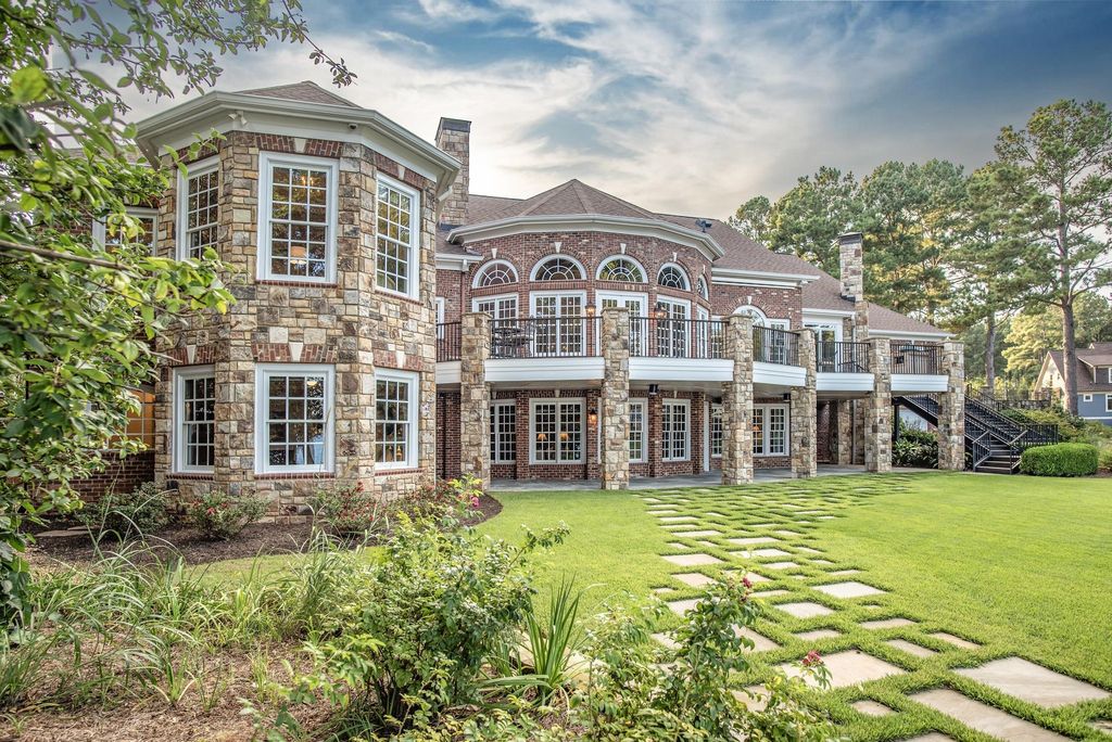 Lake Front Masterpiece: Luxury and Comfort in Eatonton, Georgia for $3,595,000