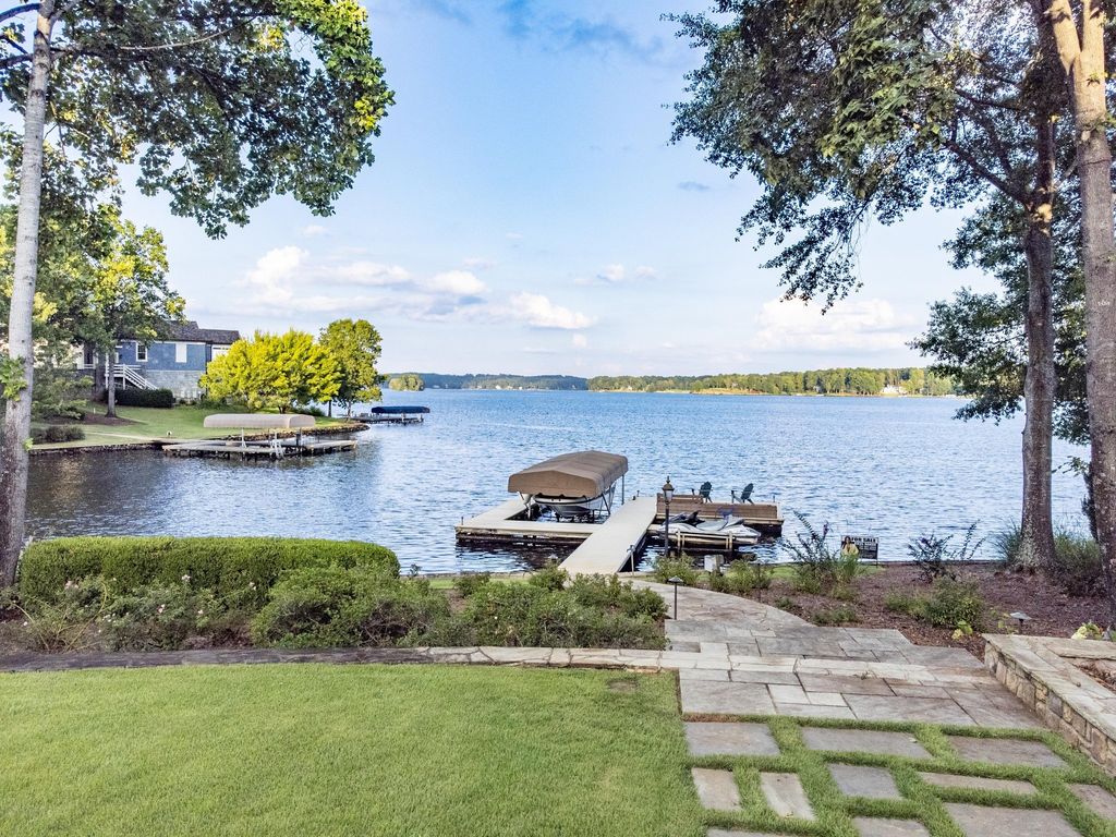 Lake Front Masterpiece: Luxury and Comfort in Eatonton, Georgia for $3,595,000