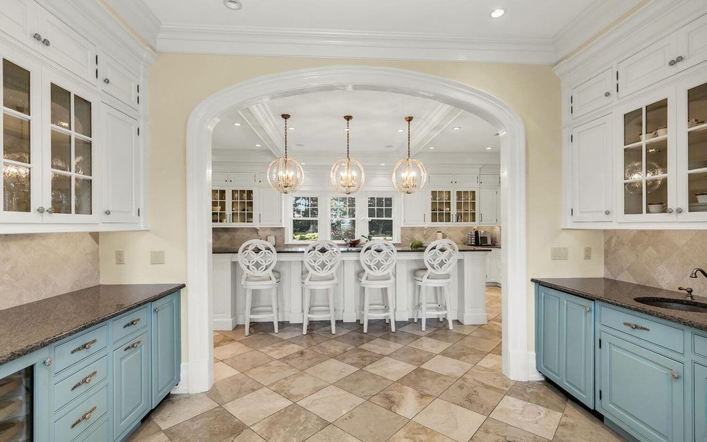Luxurious Coastal Living: Extraordinary Waterfront Home in Rumson, New Jersey, Seeks $8.9 Million