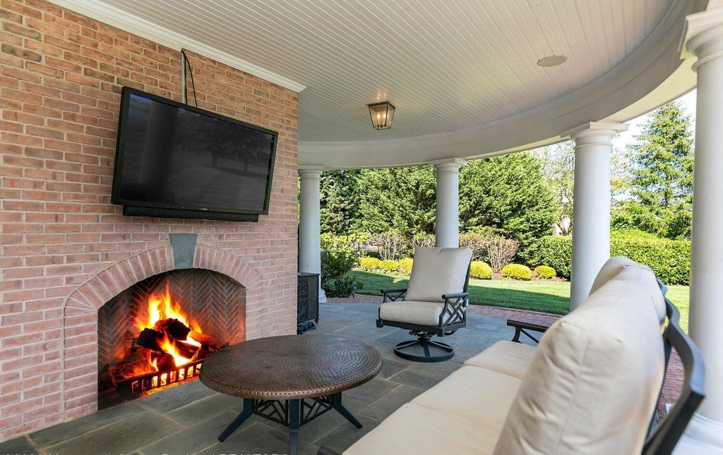 Luxurious Coastal Living: Extraordinary Waterfront Home in Rumson, New Jersey, Seeks $8.9 Million