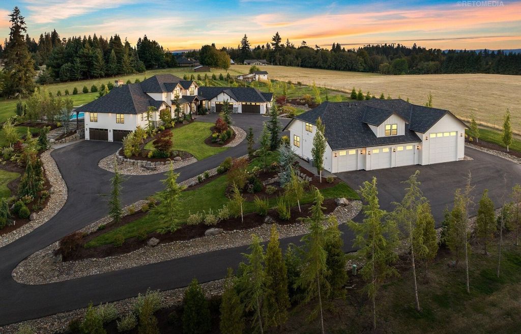 Luxurious Ridgefield, Washington Residence: A Masterpiece of Comfort and Functionality at $5,299,999