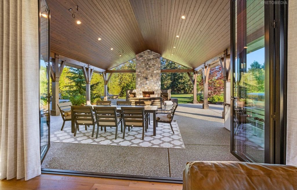 Luxurious Ridgefield, Washington Residence: A Masterpiece of Comfort and Functionality at $5,299,999
