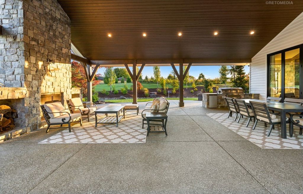 Luxurious Ridgefield, Washington Residence: A Masterpiece of Comfort and Functionality at $5,299,999