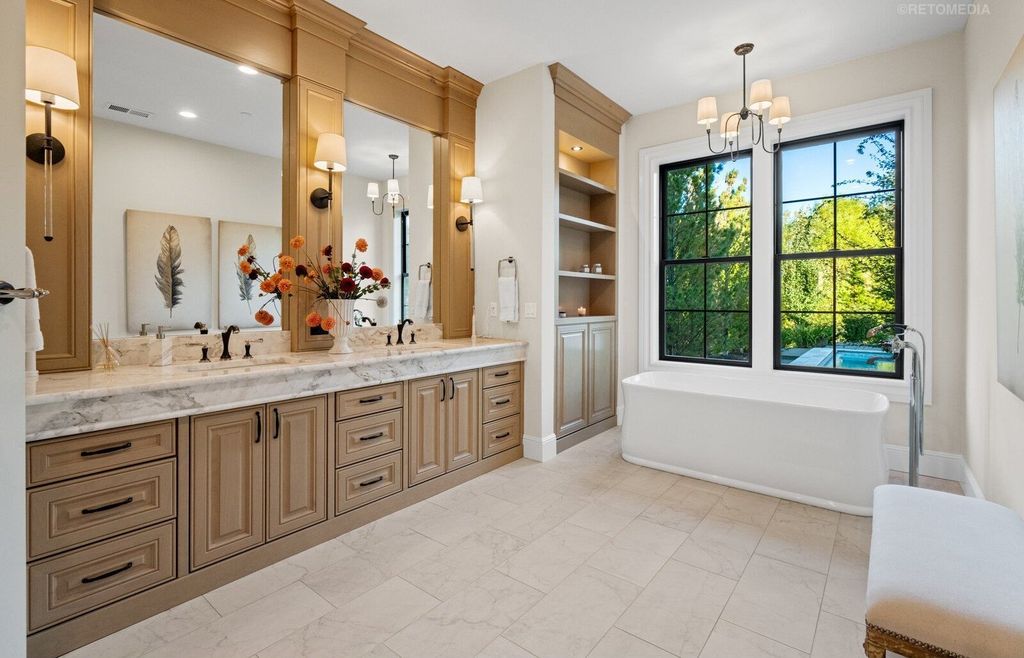 Luxurious Ridgefield, Washington Residence: A Masterpiece of Comfort and Functionality at $5,299,999