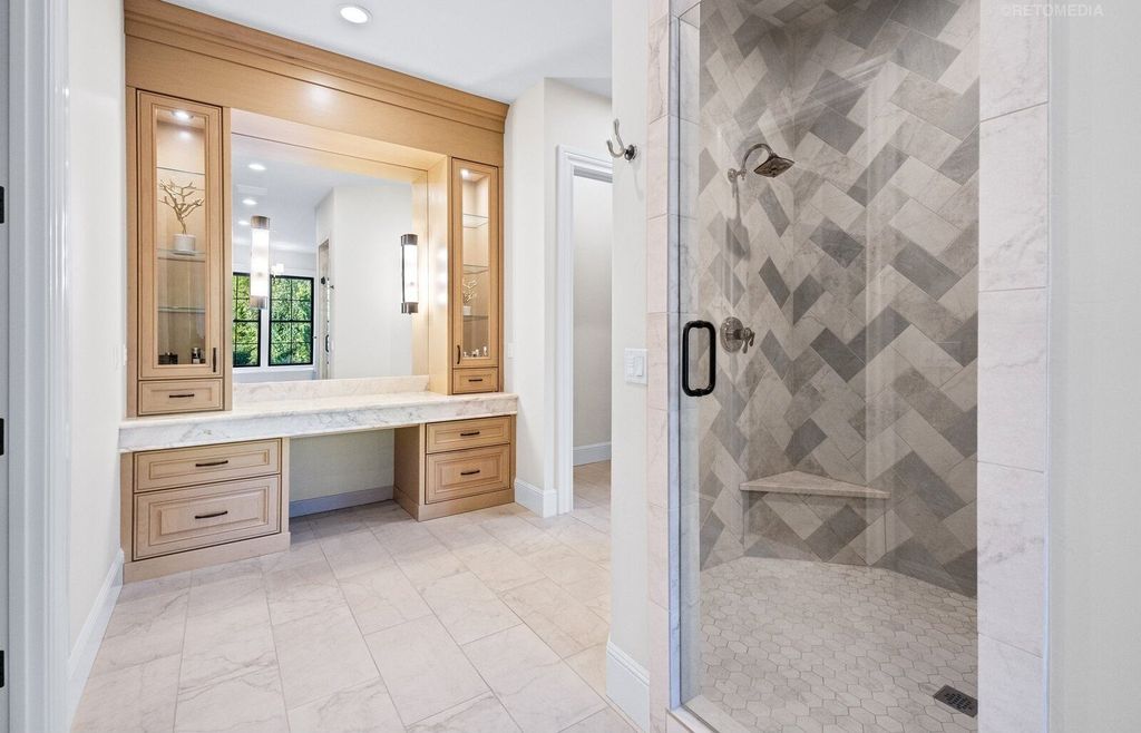Luxurious Ridgefield, Washington Residence: A Masterpiece of Comfort and Functionality at $5,299,999