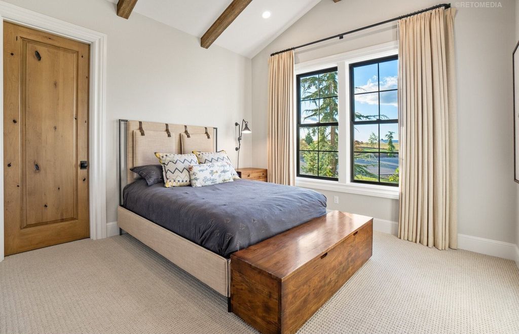 Luxurious Ridgefield, Washington Residence: A Masterpiece of Comfort and Functionality at $5,299,999