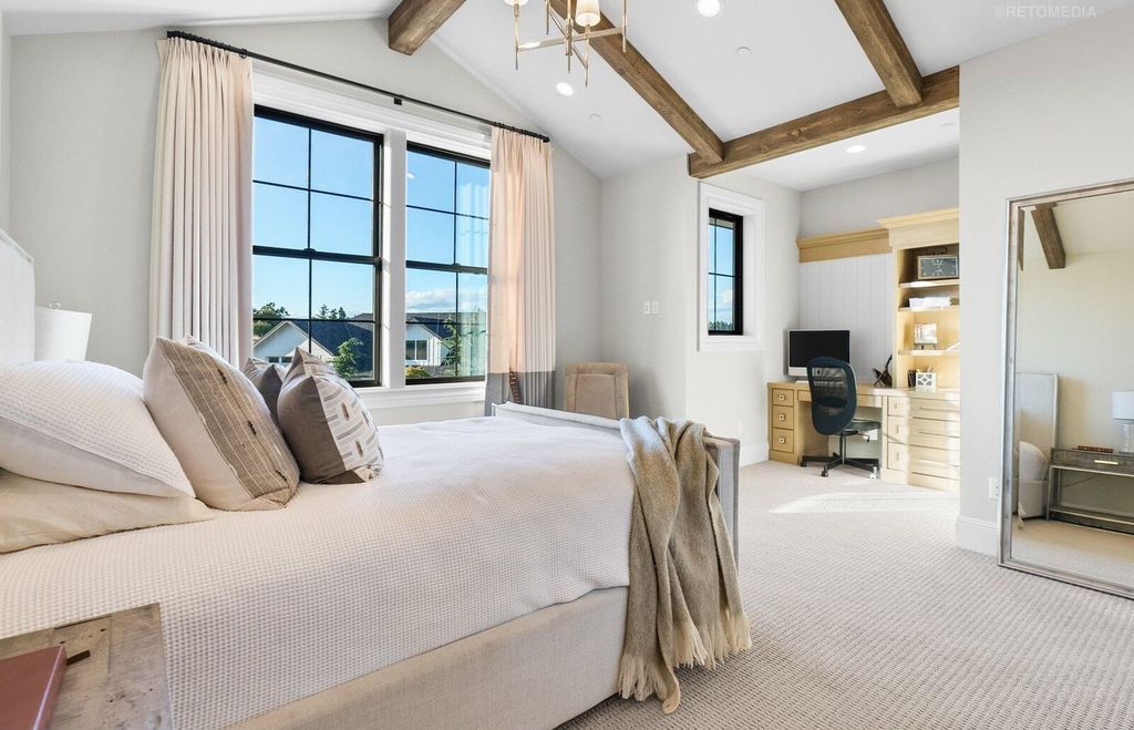 Luxurious Ridgefield, Washington Residence: A Masterpiece of Comfort and Functionality at $5,299,999