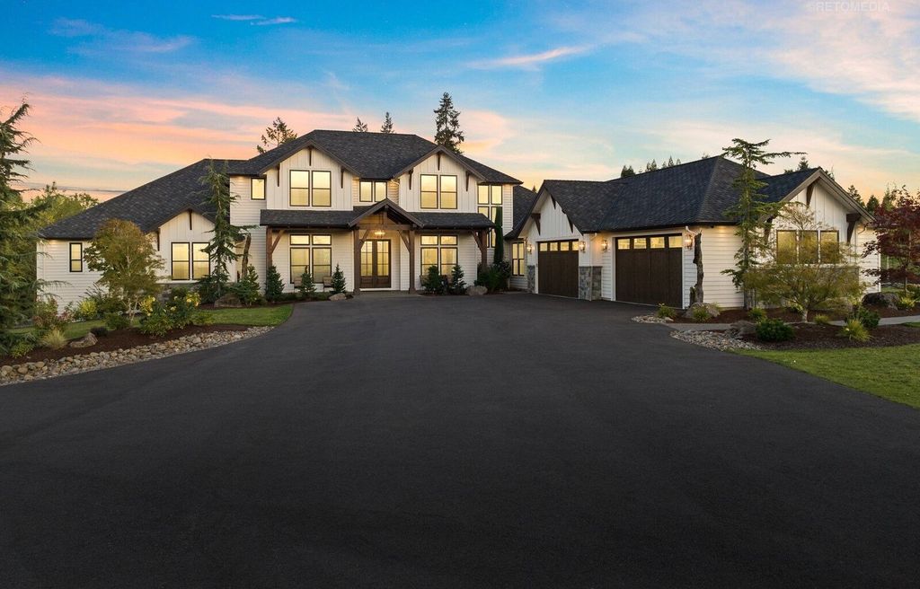 Luxurious Ridgefield, Washington Residence: A Masterpiece of Comfort and Functionality at $5,299,999