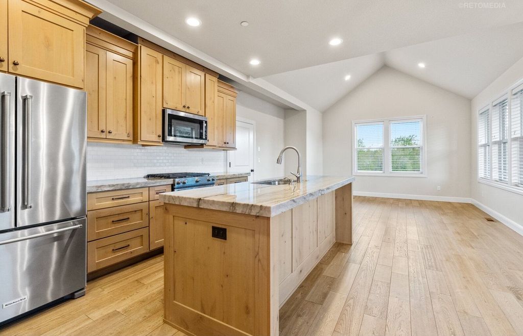 Luxurious Ridgefield, Washington Residence: A Masterpiece of Comfort and Functionality at $5,299,999