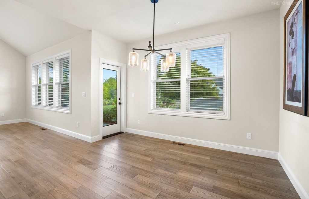 Luxurious Ridgefield, Washington Residence: A Masterpiece of Comfort and Functionality at $5,299,999