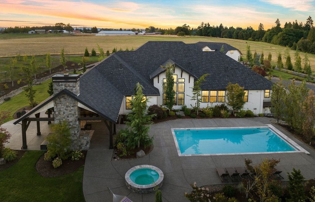 Luxurious Ridgefield, Washington Residence: A Masterpiece of Comfort and Functionality at $5,299,999