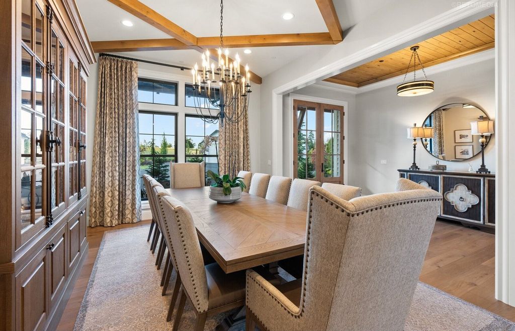 Luxurious Ridgefield, Washington Residence: A Masterpiece of Comfort and Functionality at $5,299,999