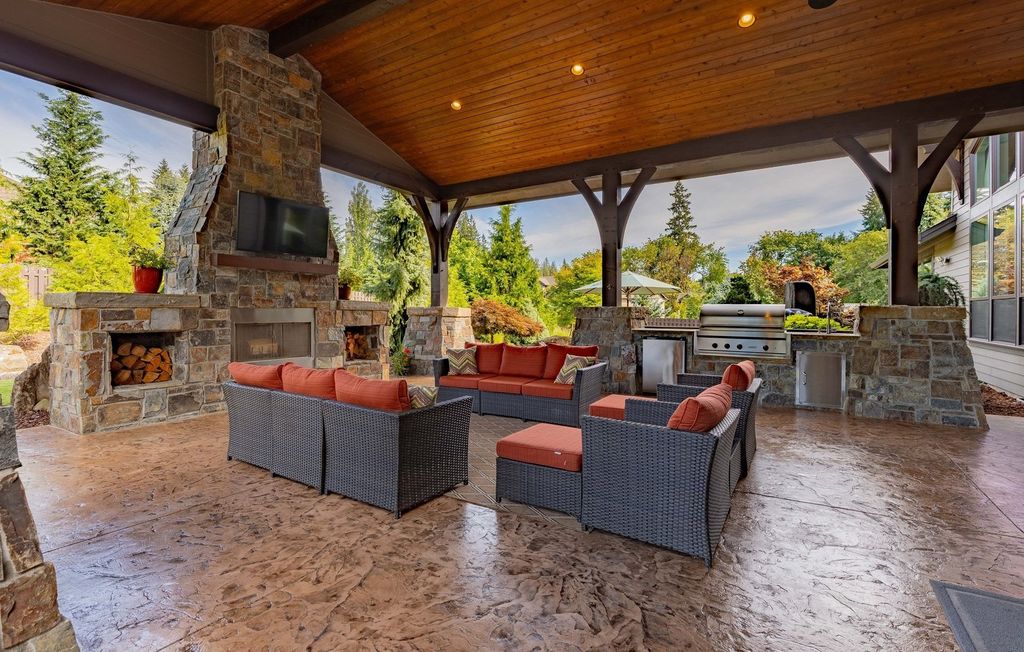 Luxury at Its Finest: $2.35 Million Ridgefield, Washington Home Exudes Elegance in Every Detail
