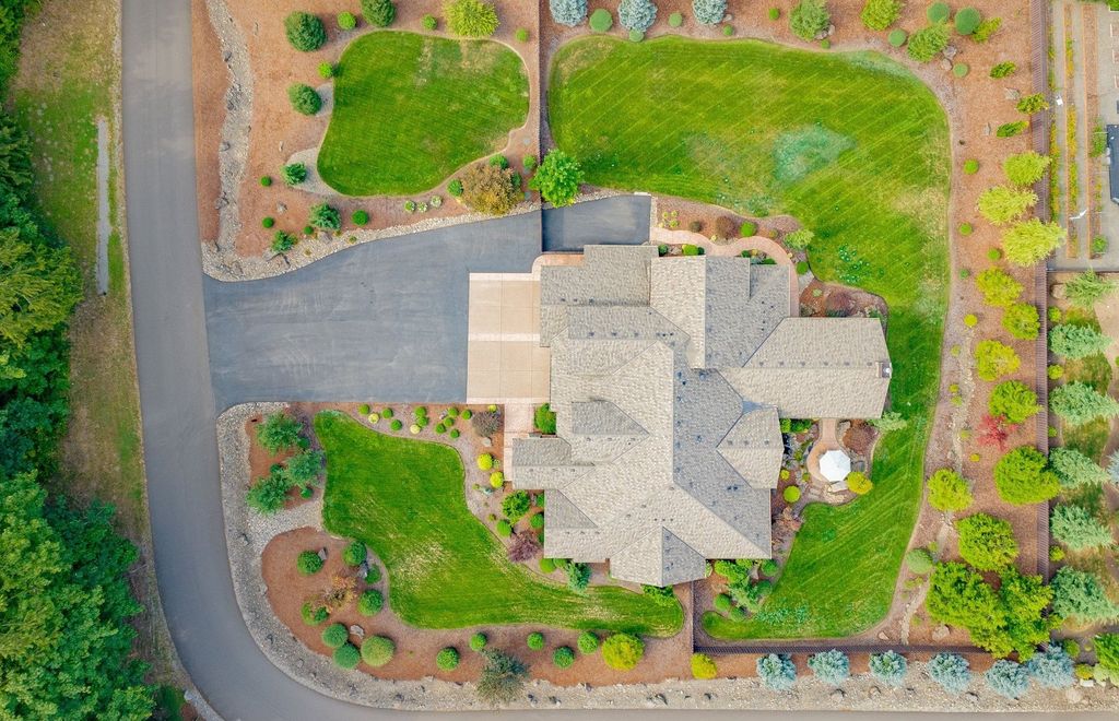 Luxury at Its Finest: $2.35 Million Ridgefield, Washington Home Exudes Elegance in Every Detail