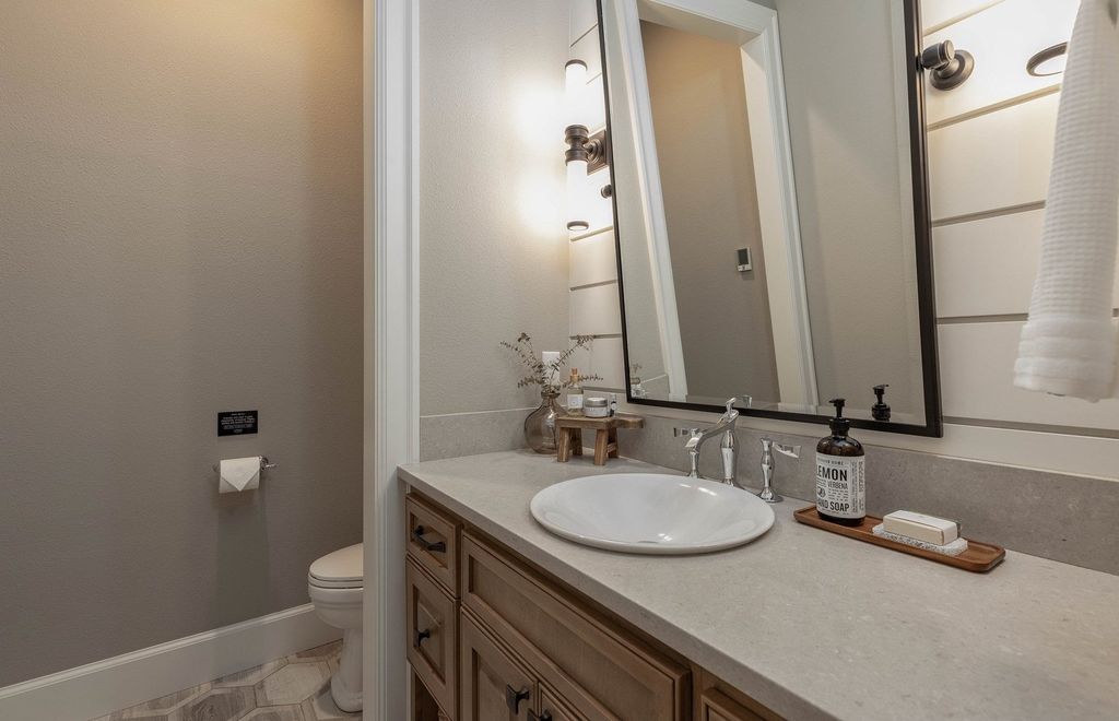Luxury at Its Finest: $2.35 Million Ridgefield, Washington Home Exudes Elegance in Every Detail