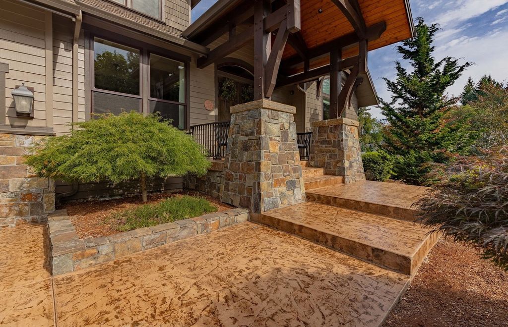 Luxury at Its Finest: $2.35 Million Ridgefield, Washington Home Exudes Elegance in Every Detail