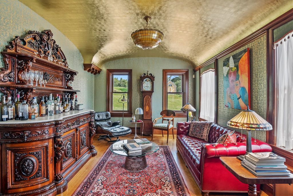 New Hampshire's Exquisite Historic Estate: A $2.5 Million Renovation by Austin Corbin