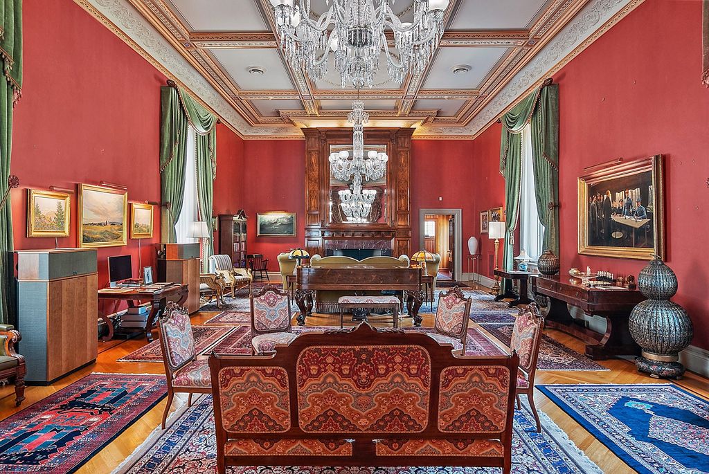 New Hampshire's Exquisite Historic Estate: A $2.5 Million Renovation by Austin Corbin