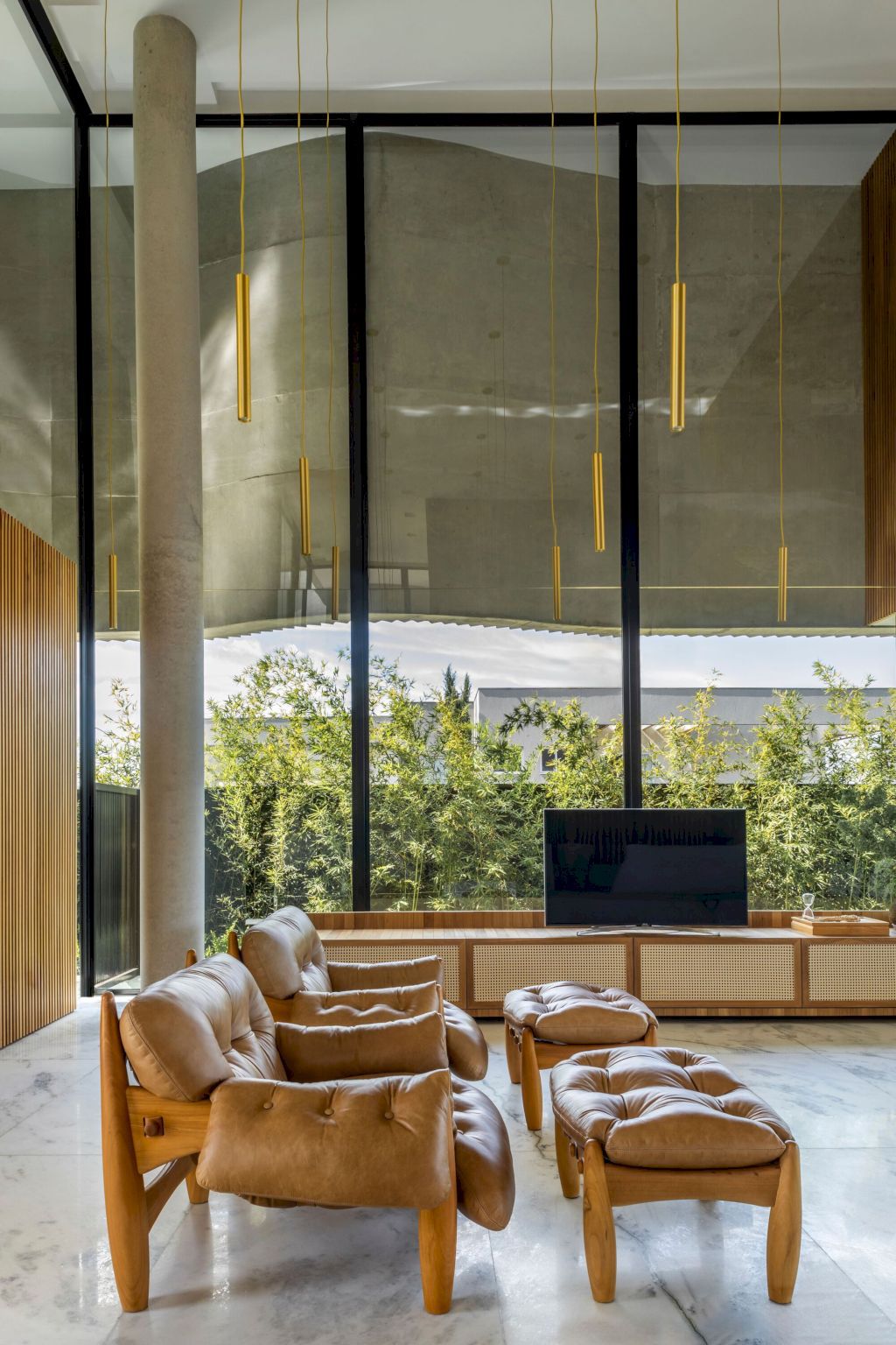Pleated House, An Expression of Architectural Creativity by Leo Romano