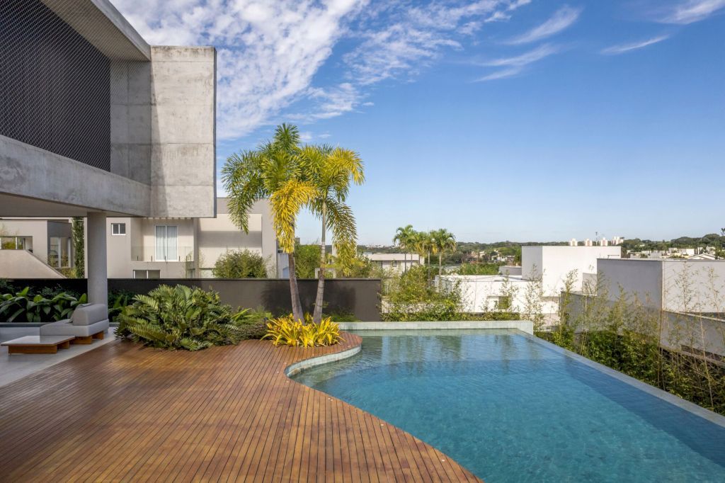 Pleated House, An Expression of Architectural Creativity by Leo Romano