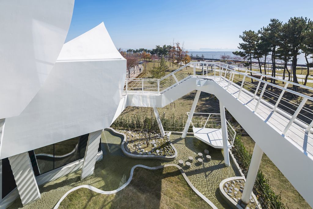 Sailing House Offers Sweeping Vistas of the Sea by IROJE KHM Architects
