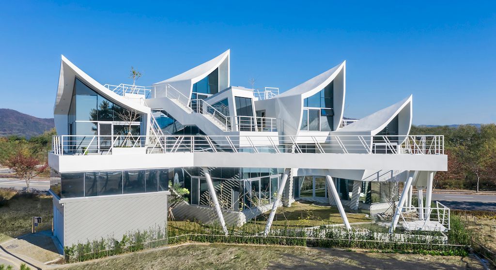 Sailing House Offers Sweeping Vistas of the Sea by IROJE KHM Architects