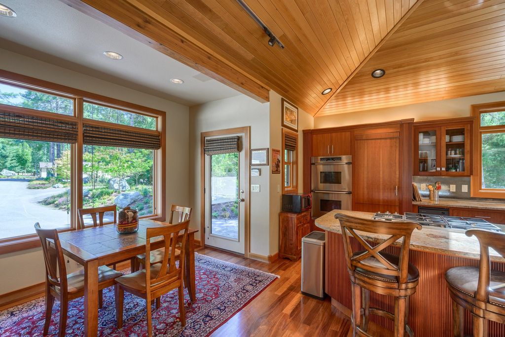 Serenity and Outdoor Entertainment: Stunning Bandon, Oregon Home for $2.1 Million