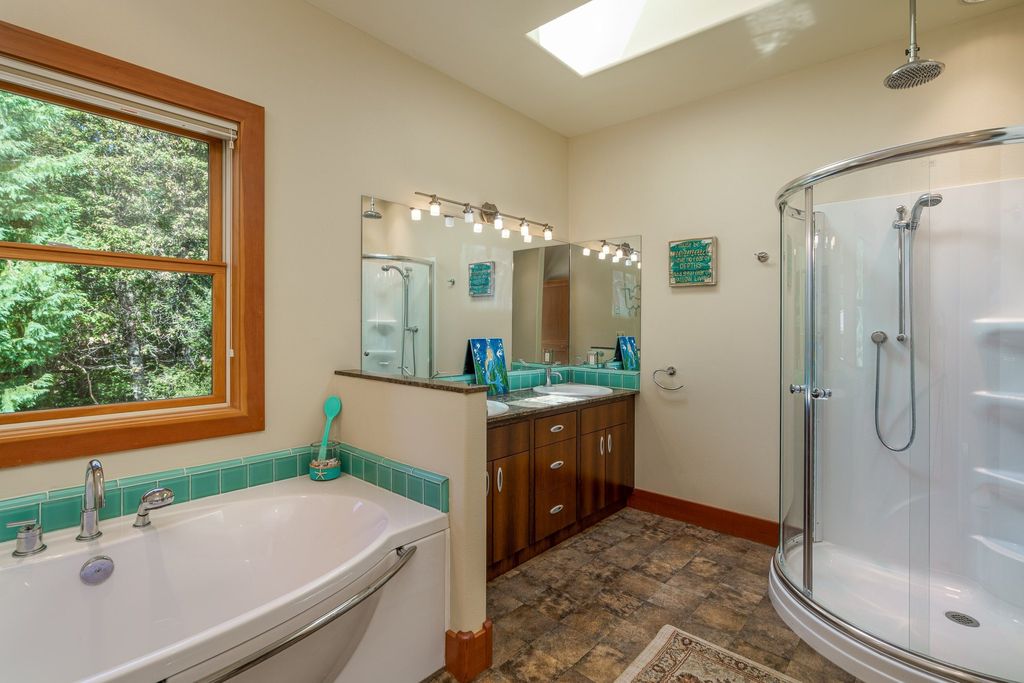 Serenity and Outdoor Entertainment: Stunning Bandon, Oregon Home for $2.1 Million