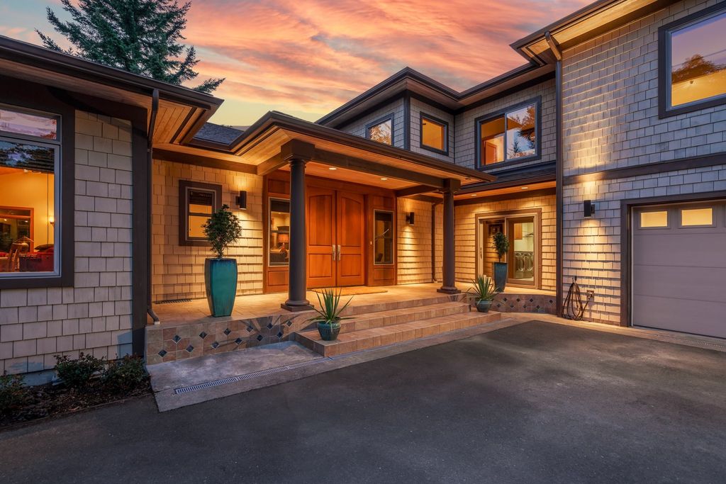 Serenity and Outdoor Entertainment: Stunning Bandon, Oregon Home for $2.1 Million