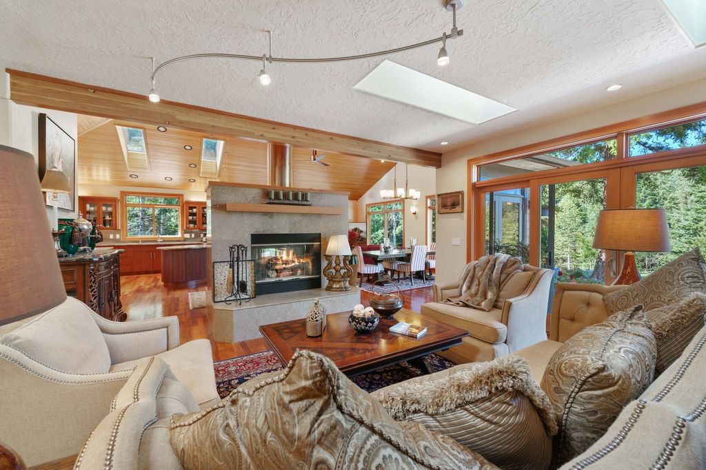 Serenity and Outdoor Entertainment: Stunning Bandon, Oregon Home for $2.1 Million