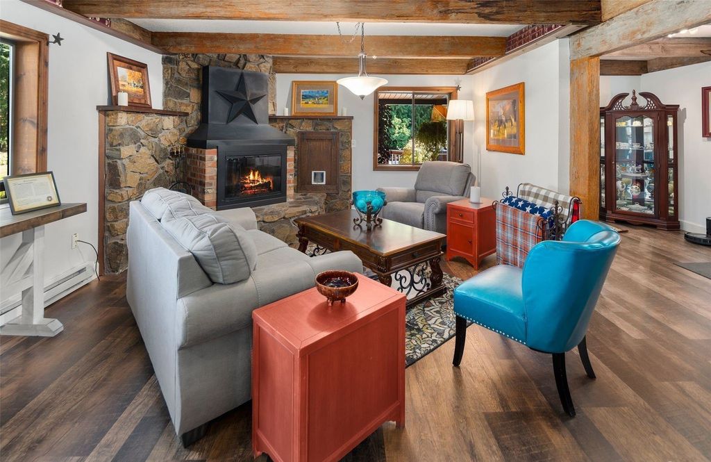 Silver Creek's $2.9 Million Gem: Where Luxury Living Meets Equestrian Excellence and Outdoor Entertainment