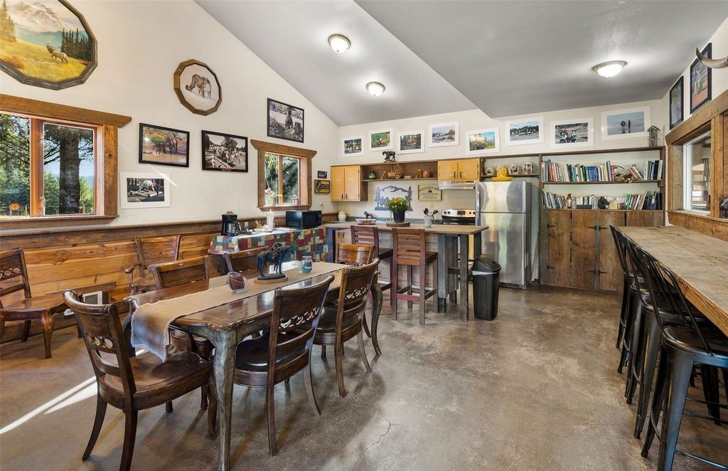 Silver Creek's $2.9 Million Gem: Where Luxury Living Meets Equestrian Excellence and Outdoor Entertainment