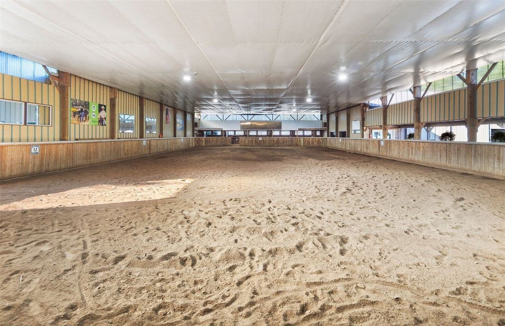 Silver Creek's $2.9 Million Gem: Where Luxury Living Meets Equestrian Excellence and Outdoor Entertainment