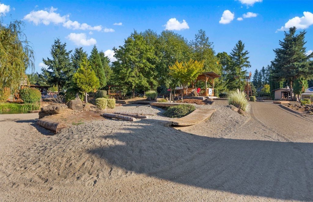 Silver Creek's $2.9 Million Gem: Where Luxury Living Meets Equestrian Excellence and Outdoor Entertainment