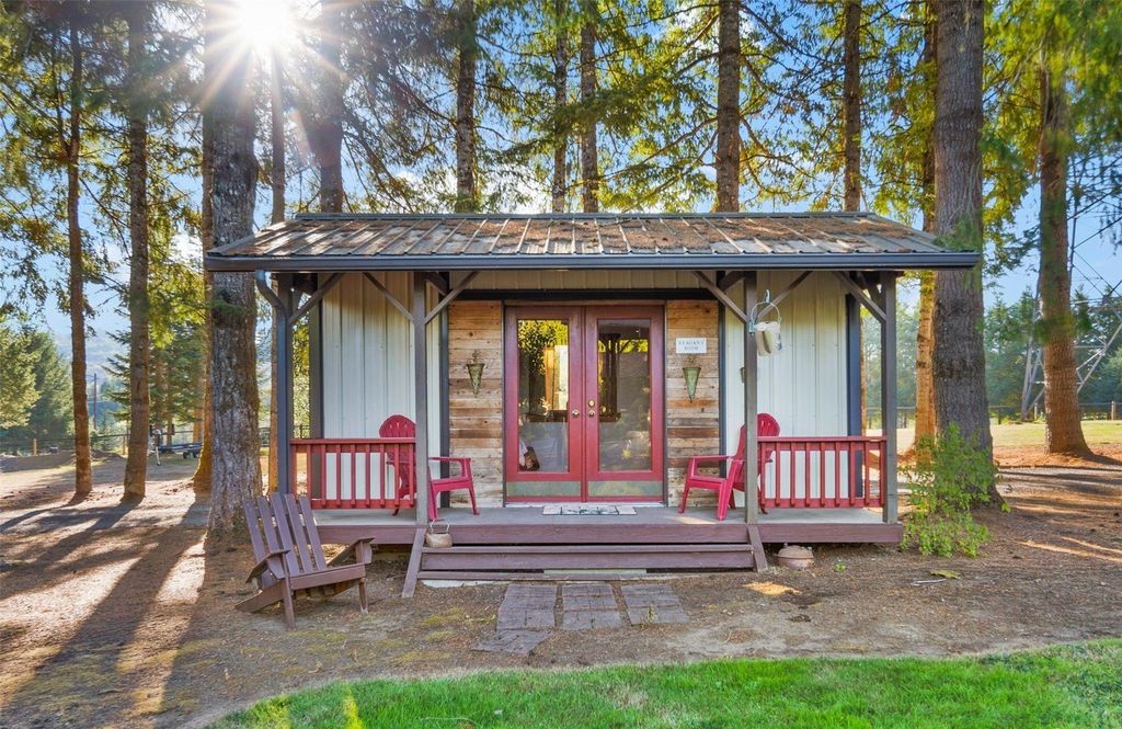 Silver Creek's $2.9 Million Gem: Where Luxury Living Meets Equestrian Excellence and Outdoor Entertainment