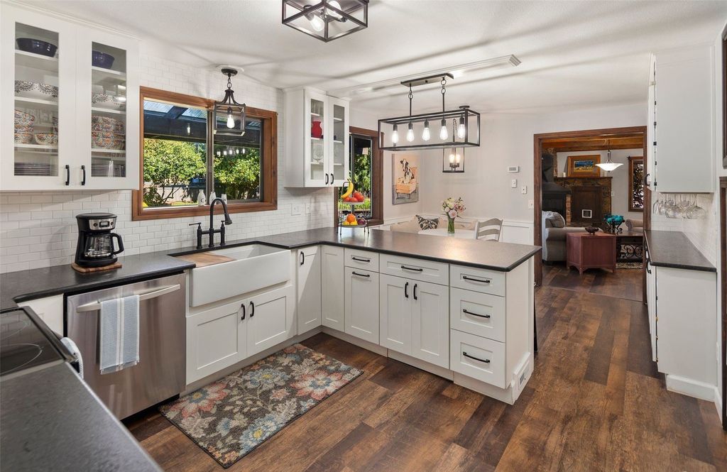Silver Creek's $2.9 Million Gem: Where Luxury Living Meets Equestrian Excellence and Outdoor Entertainment