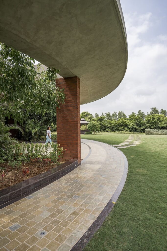 The Ring House Blend of Architecture and Nature by Studio prAcademics 39 1