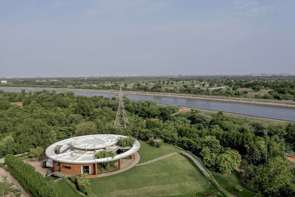 The Ring House blend of architecture and nature by Studio prAcademics 1 2