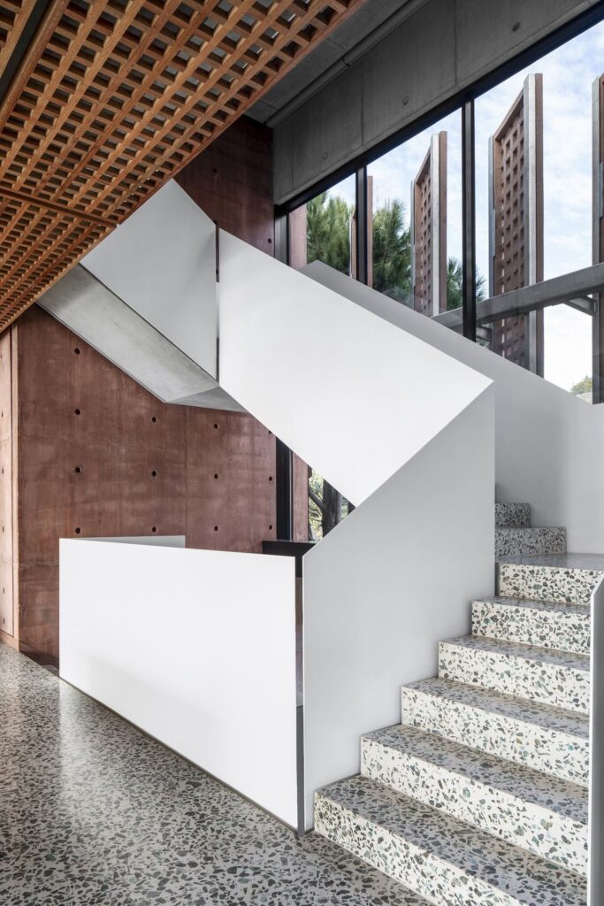 Upper Albert residence combine aesthetics natural textures by SAOTA 16
