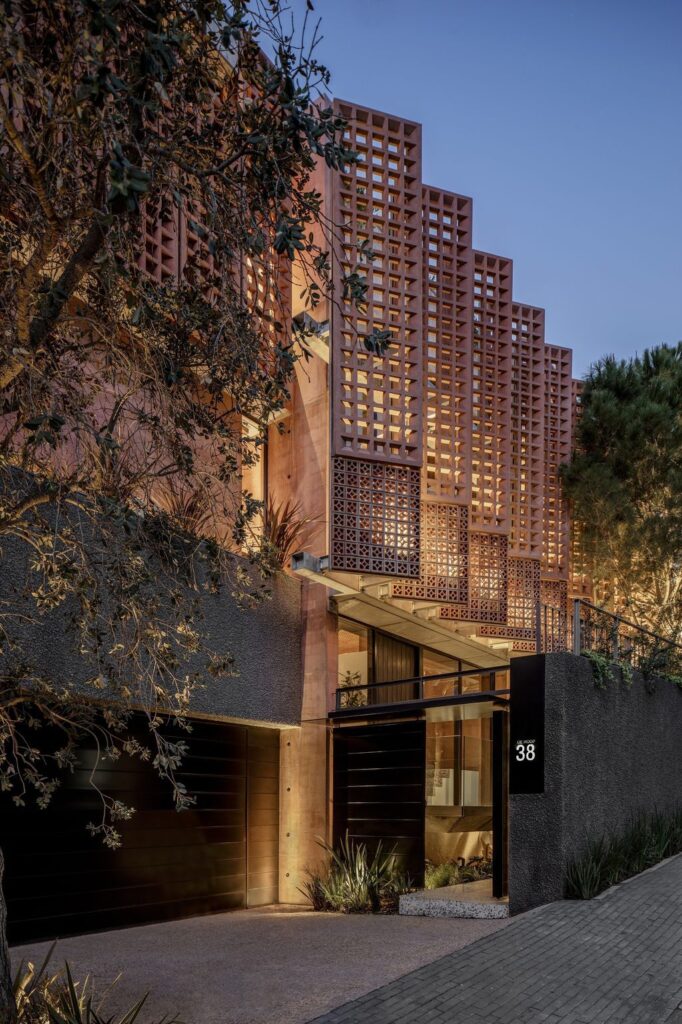 Upper Albert residence combine aesthetics natural textures by SAOTA 4