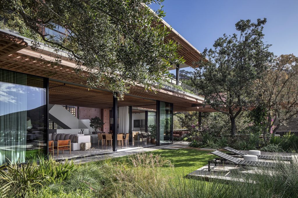 Upper Albert residence combine aesthetics natural textures by SAOTA 6