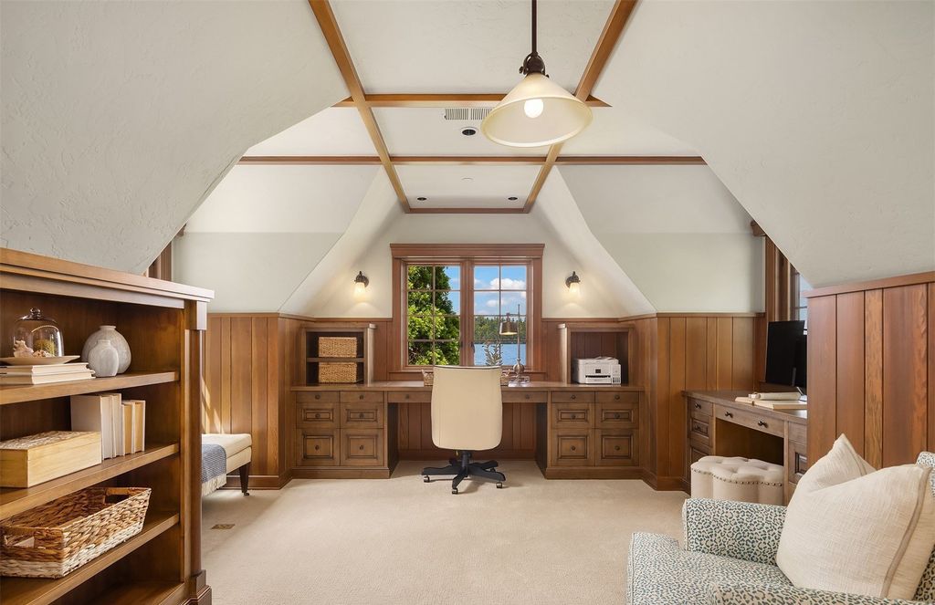 Waterfront Estate: The Ultimate Luxury Living in Mercer Island, Washington for $16.9 Million