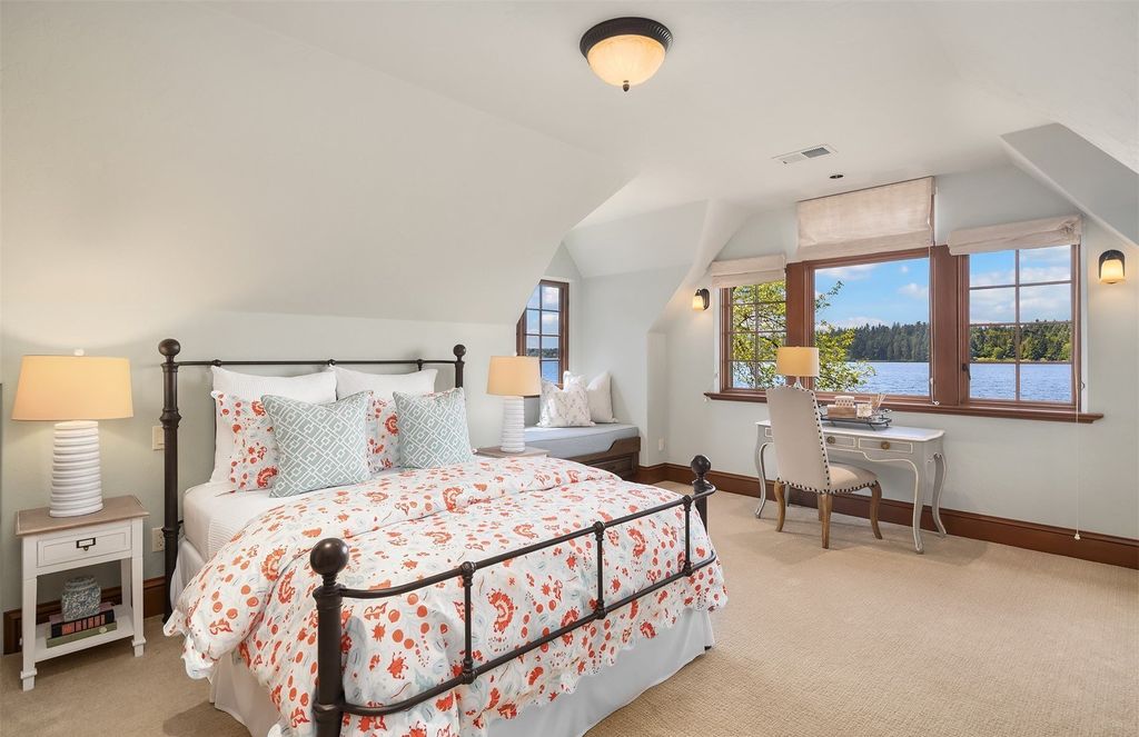 Waterfront Estate: The Ultimate Luxury Living in Mercer Island, Washington for $16.9 Million